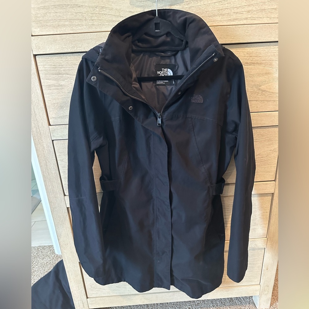 Women’s North Face Rain Jacket
